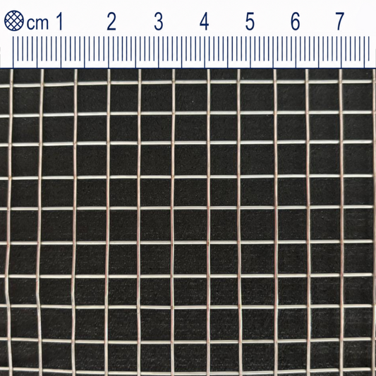 Ochranné pletivo proti hryzcům, krtkům a králičí pletivo, žárově zinkované, velikost oka 6 × 6 mm, průměr drátu 0,6 mm, na míru